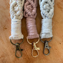 Load image into Gallery viewer, Pastel Wristlet