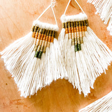Load image into Gallery viewer, Subtle Color Macrame Earrings